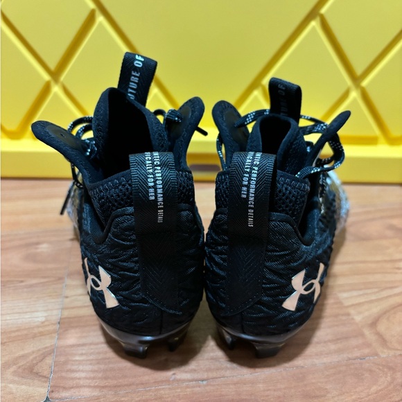 Women's UA Spotlight Clone MC Football Cleats NEW Size 10 - Picture 4 of 7